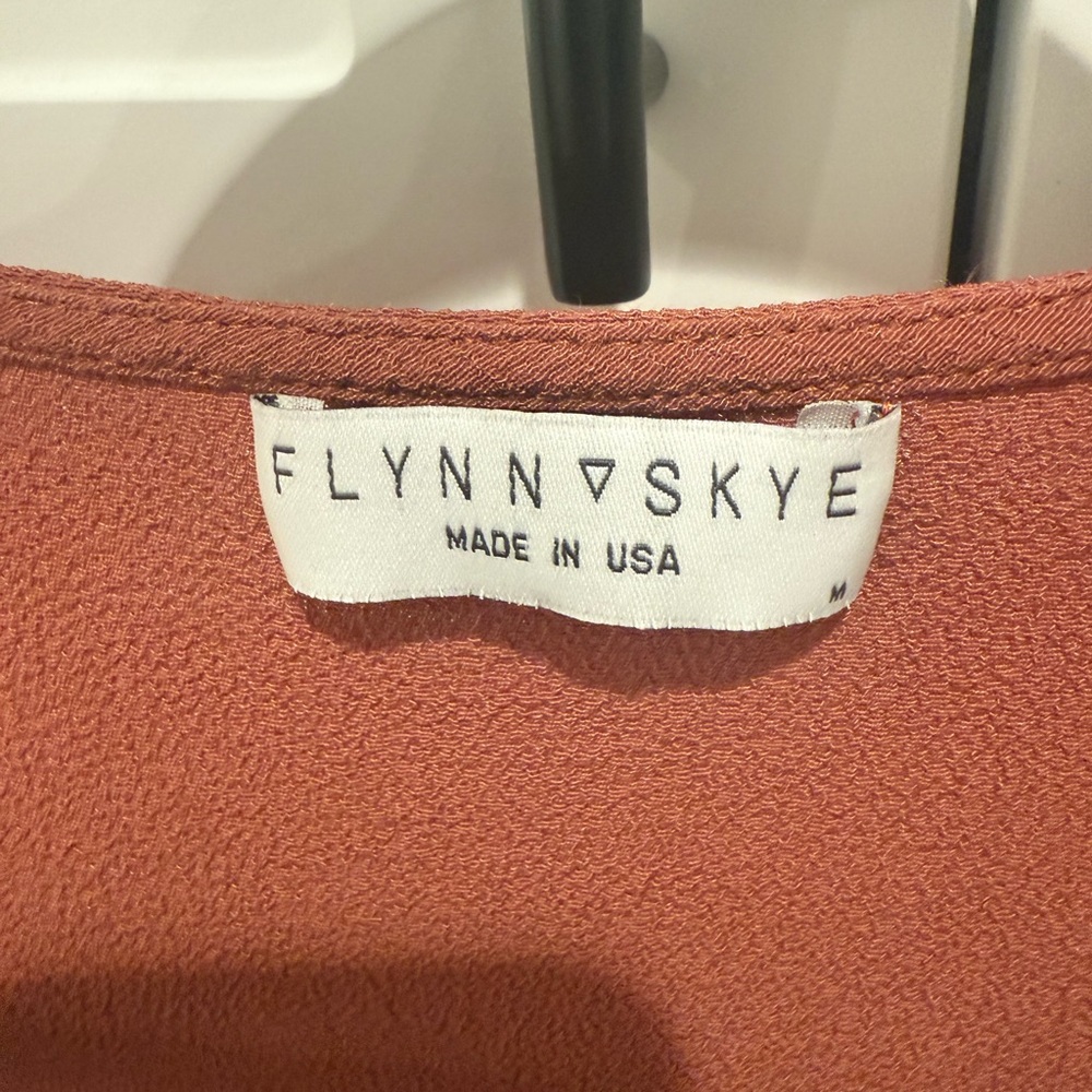 Flynn Skye crop Blouse - Picture 3 of 4